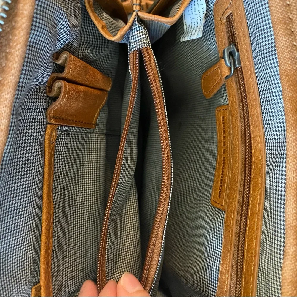 Spikes and Sparrow Tan Leather Backpack - Picture 5 of 7